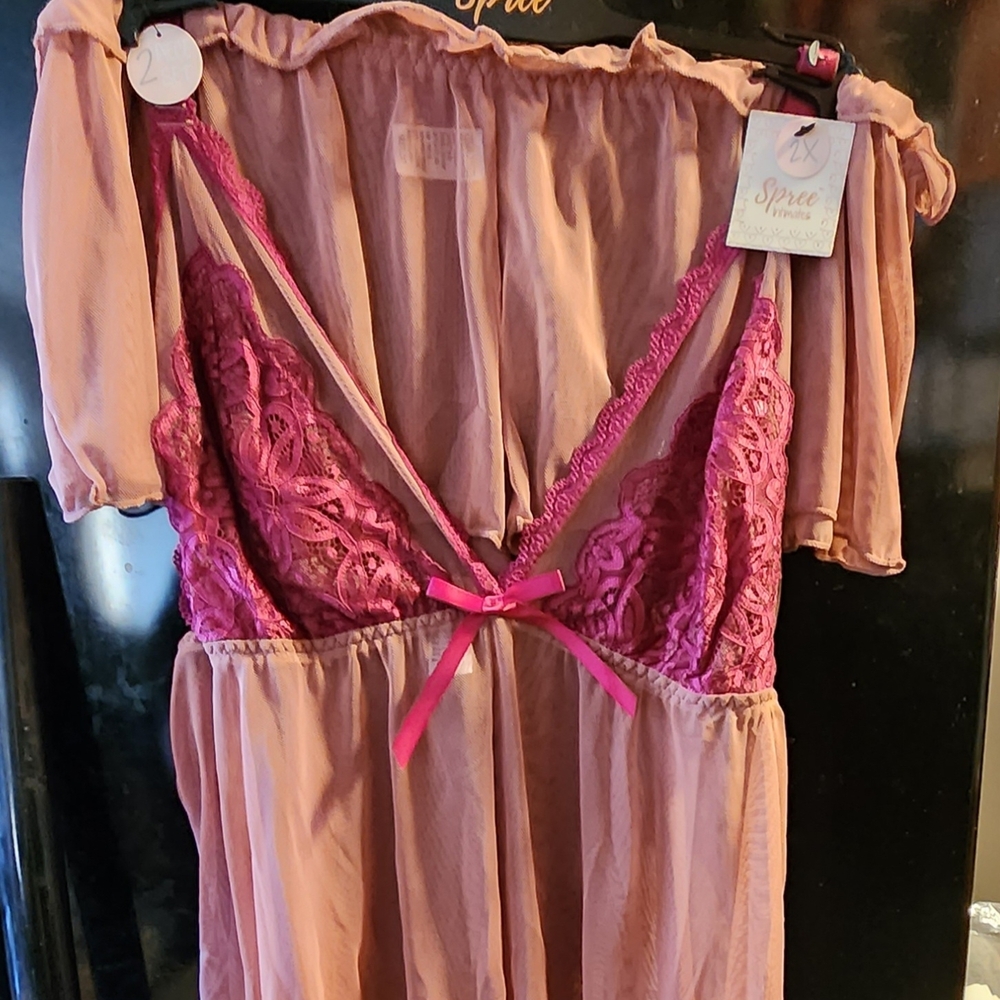 Spree Women's Mauve and Magenta Lace Chemise